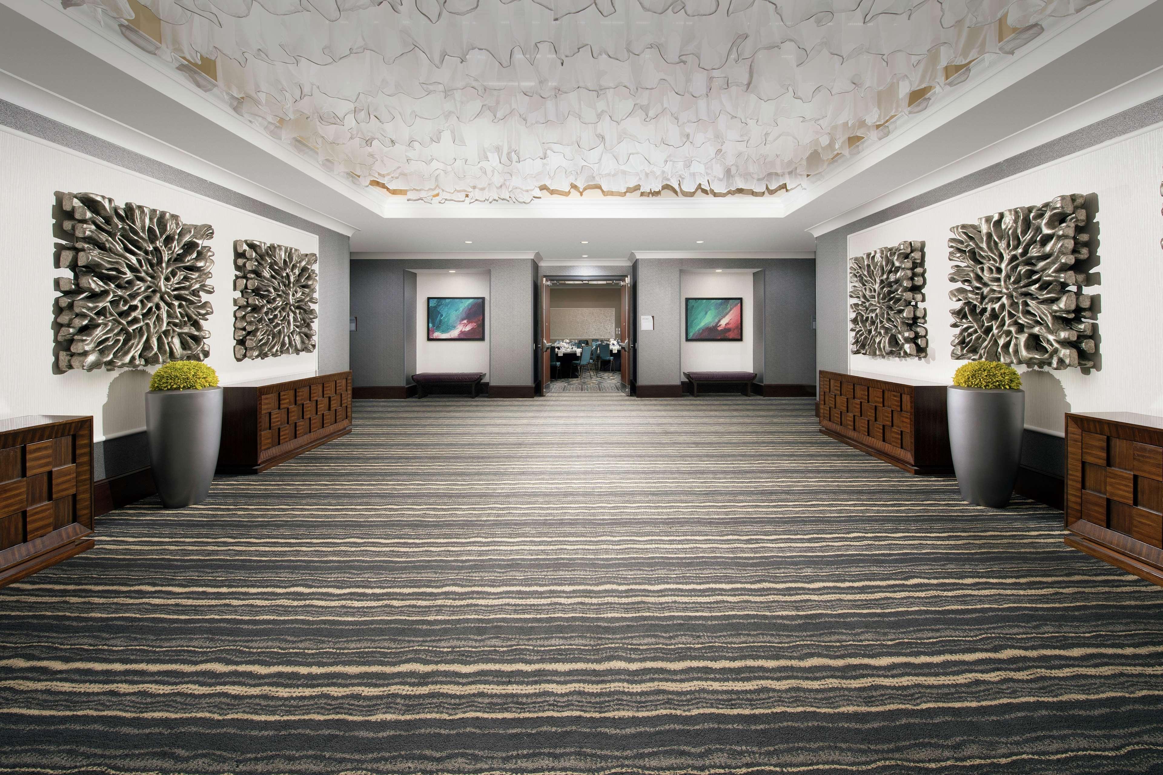 Embassy Suites By Hilton Atlanta Airport Exterior photo