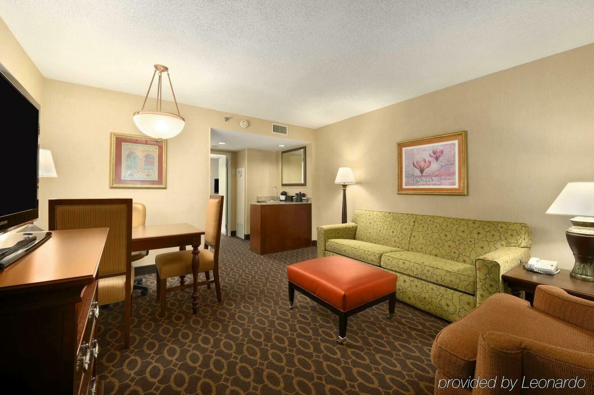 Embassy Suites By Hilton Atlanta Airport Room photo